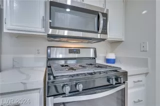 Photo #4: 2576711 Listing