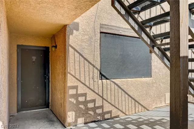 MLS: 2576733 Condo For Sale