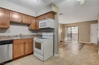 Photo #2: 2576733 Listing