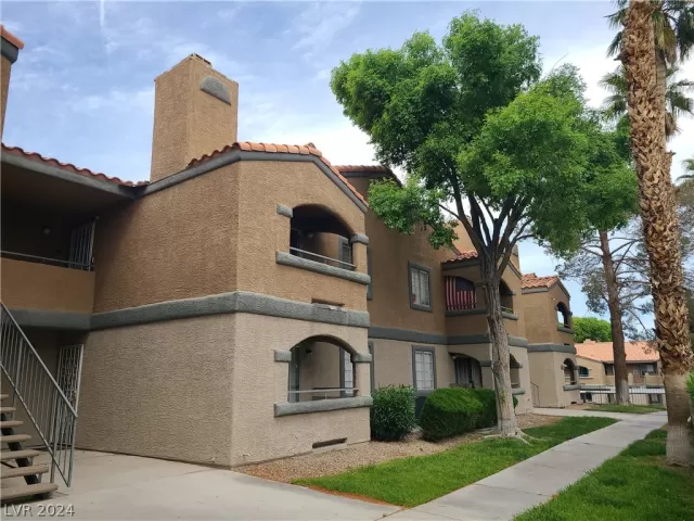 MLS: 2576739 Condo For Sale