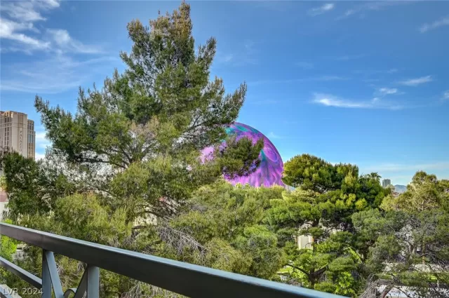 MLS: 2576751 Condo For Sale