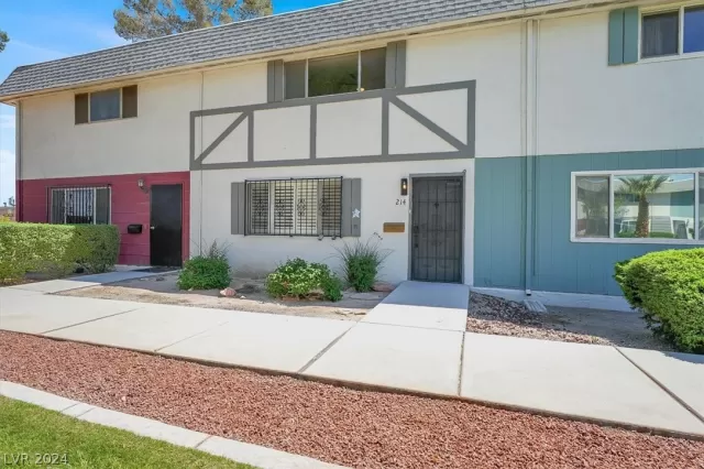 MLS: 2576757 Condo For Sale