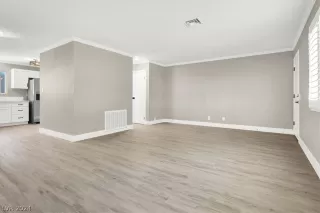 Photo #3: 2576757 Listing