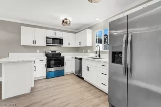 Photo #5: 2576757 Listing