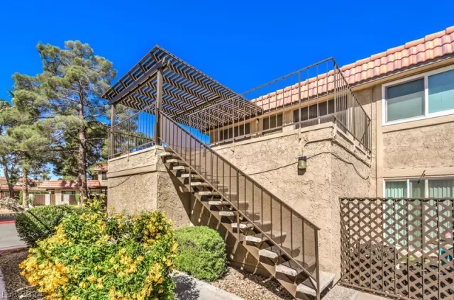 MLS: 2576782 Condo For Sale