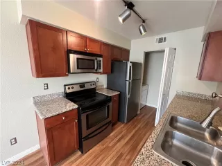 Photo #5: 2576800 Listing 