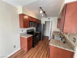 Photo #6: 2576800 Listing 