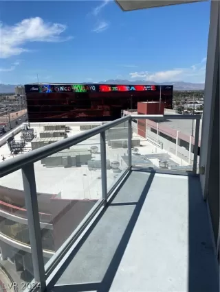 Photo #6: 2576807 Listing