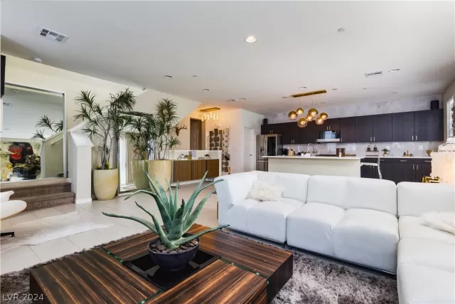 MLS: 2576823 Condo For Sale