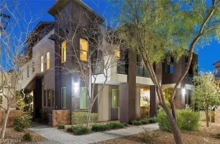 Photo #2: 2576823 Listing