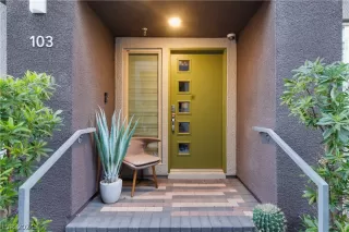 Photo #3: 2576823 Listing