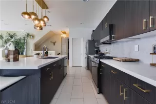 Photo #6: 2576823 Listing