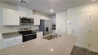 Photo #5: 2576841 Listing 