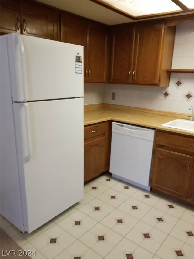 MLS: 2576843 Condo For Sale