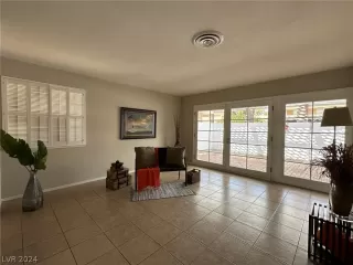 Photo #3: 2576853 Listing