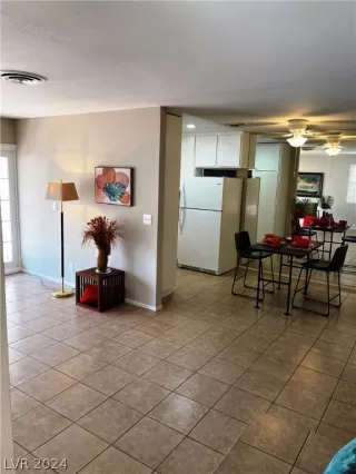 Photo #4: 2576853 Listing