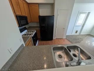 Photo #5: 2576867 Listing 