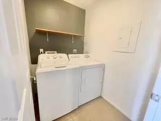 Photo #6: 2576906 Listing 