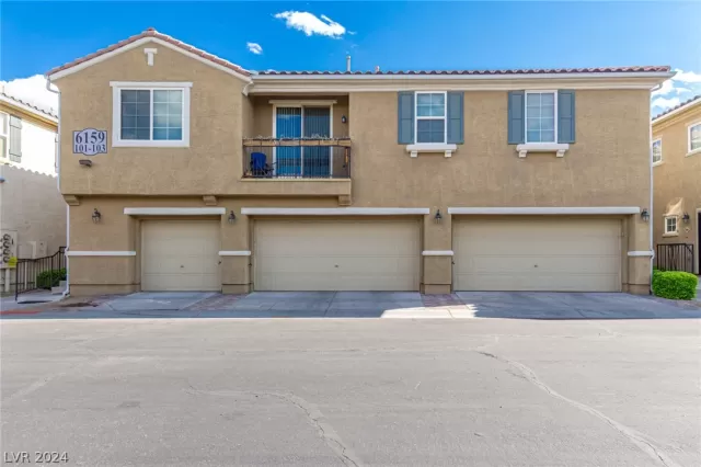 MLS: 2576932 Condo For Sale