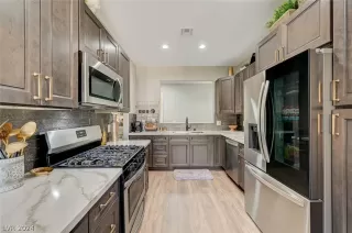 Photo #1: 2576937 Listing