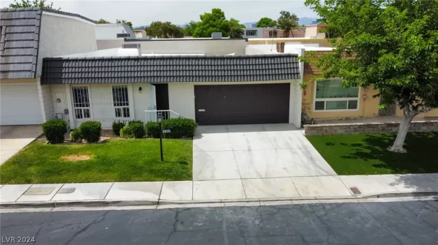 MLS: 2576944 Condo For Sale