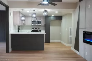 Photo #2: 2576944 Listing