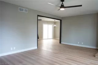 Photo #4: 2576944 Listing