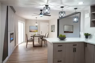 Photo #5: 2576944 Listing