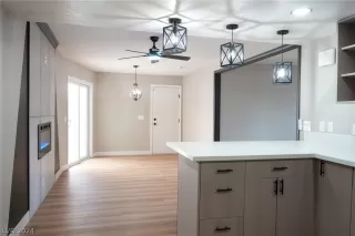 Photo #6: 2576944 Listing