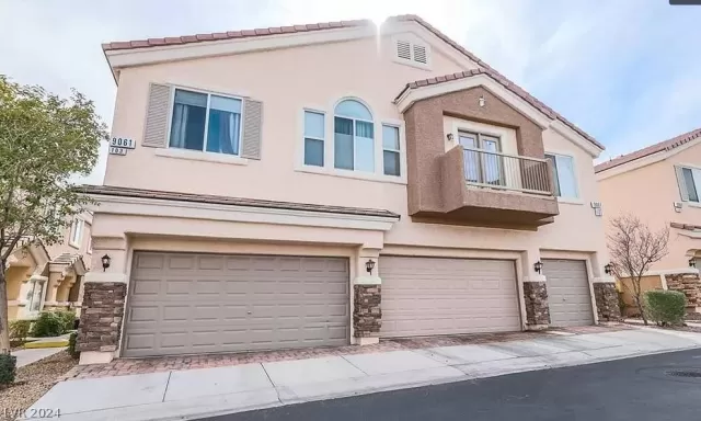 MLS: 2576950 Condo For Sale