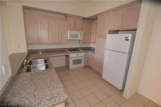 Photo #1: 2576951 Listing