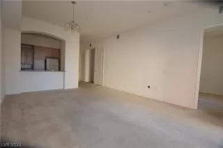 Photo #4: 2576951 Listing