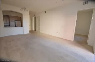 Photo #5: 2576951 Listing