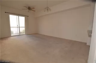 Photo #6: 2576951 Listing