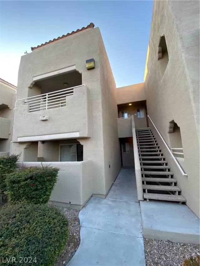 MLS: 2576977 Condo For Sale