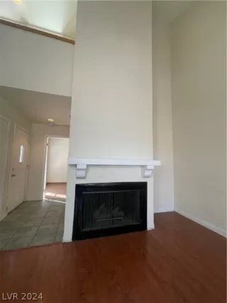 Photo #3: 2576995 Listing