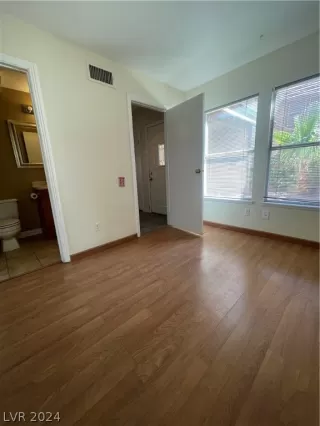 Photo #4: 2576995 Listing