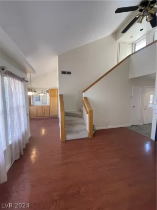 Photo #5: 2576995 Listing