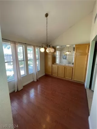 Photo #6: 2576995 Listing