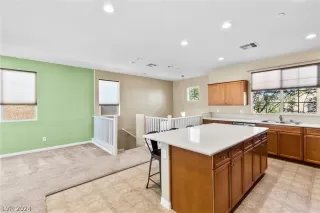 Photo #3: 2576998 Listing