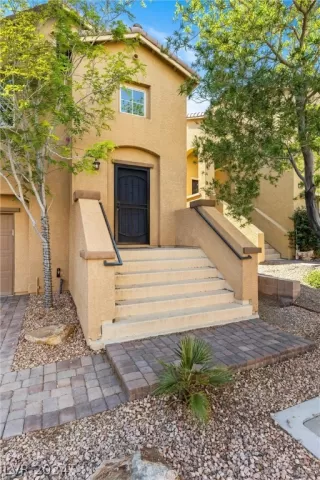 Photo #5: 2576998 Listing