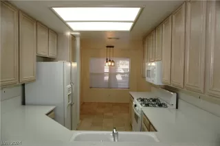 Photo #6: 2577017 Listing 