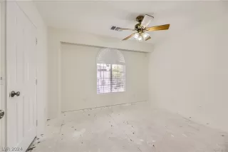 Photo #4: 2577035 Listing