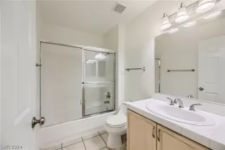 Photo #6: 2577035 Listing