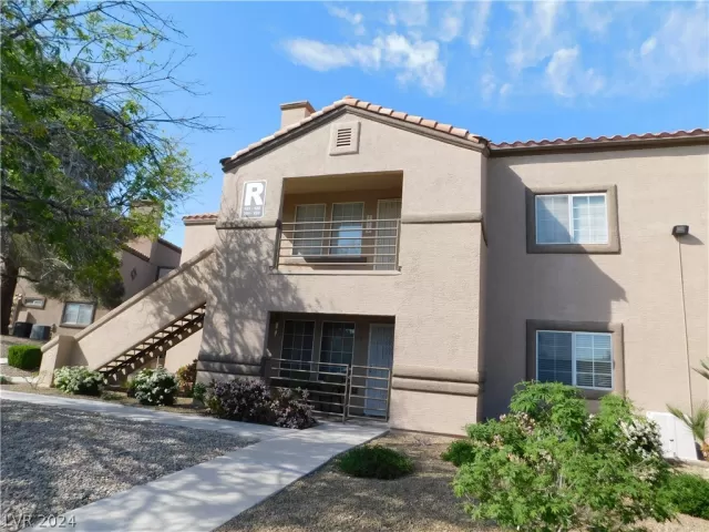 MLS: 2577043 Condo For Sale