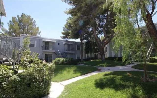 MLS: 2577056 Condo For Sale