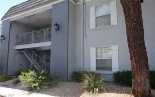 Photo #1: 2577056 Listing 