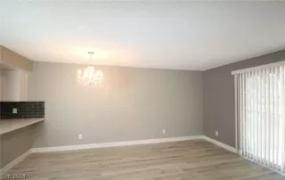 Photo #3: 2577056 Listing 