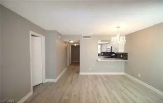 Photo #5: 2577056 Listing 