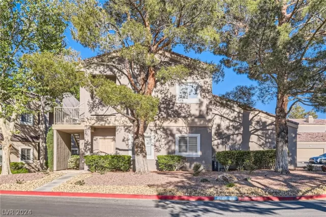 MLS: 2577111 Condo For Sale